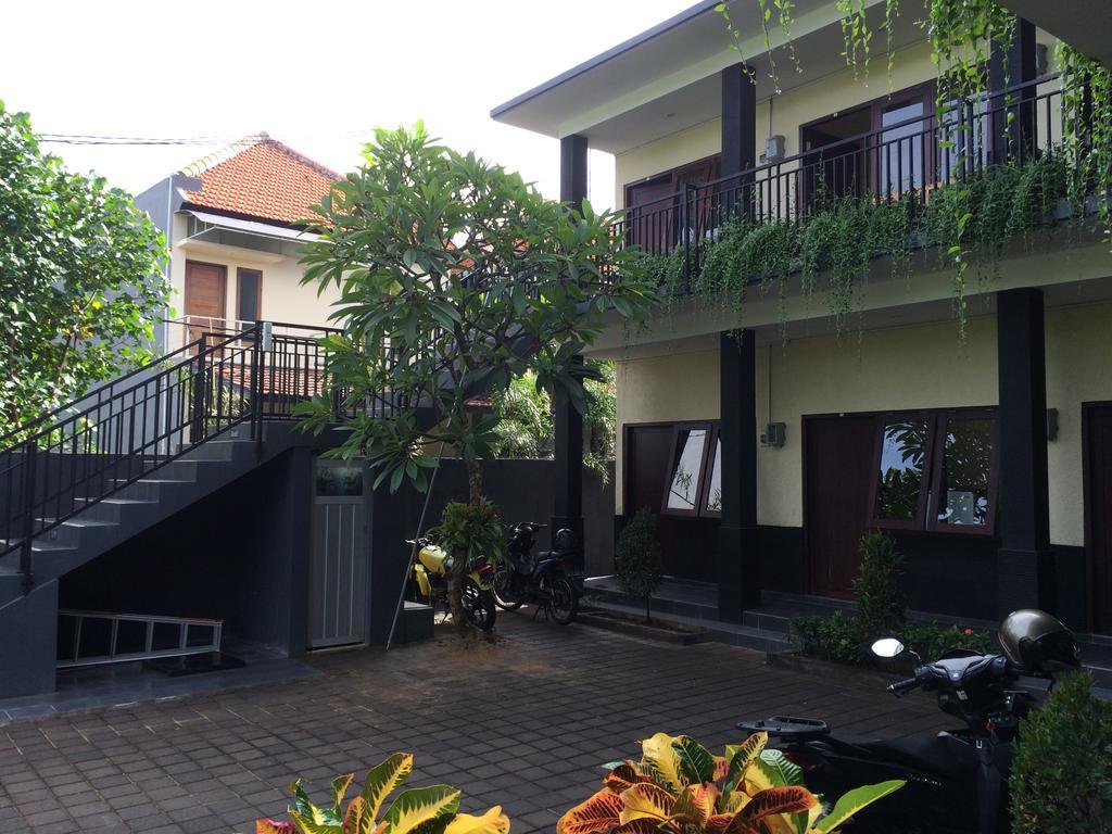 Rumah Kos 52 Tanjung Benoa  ภายนอก รูปภาพ